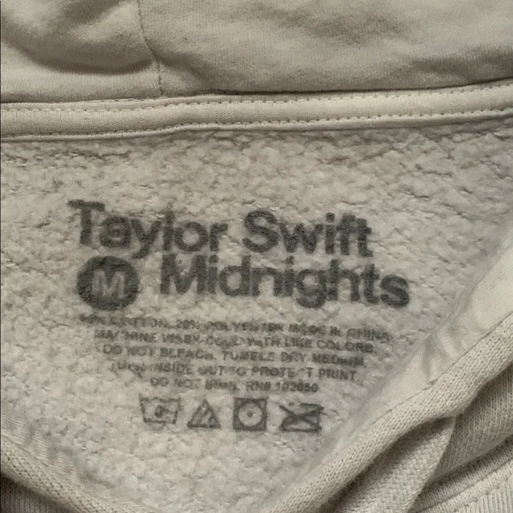 RARE 🫶🏼Karma Is A Cat   Taylor Swift Pullover Hoodie Size-Medium - Picture 3 of 10